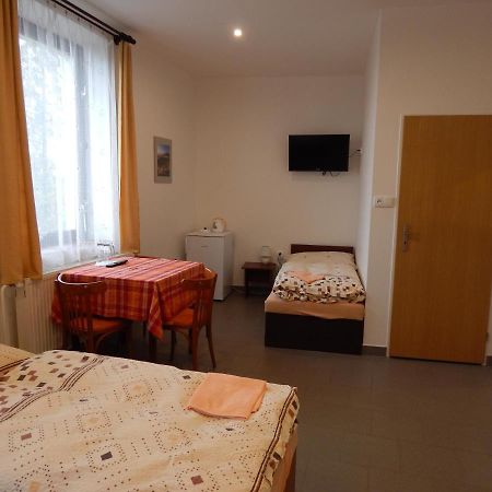 Penzion U Kasnych Mníšek pod Brdy Bagian luar foto
