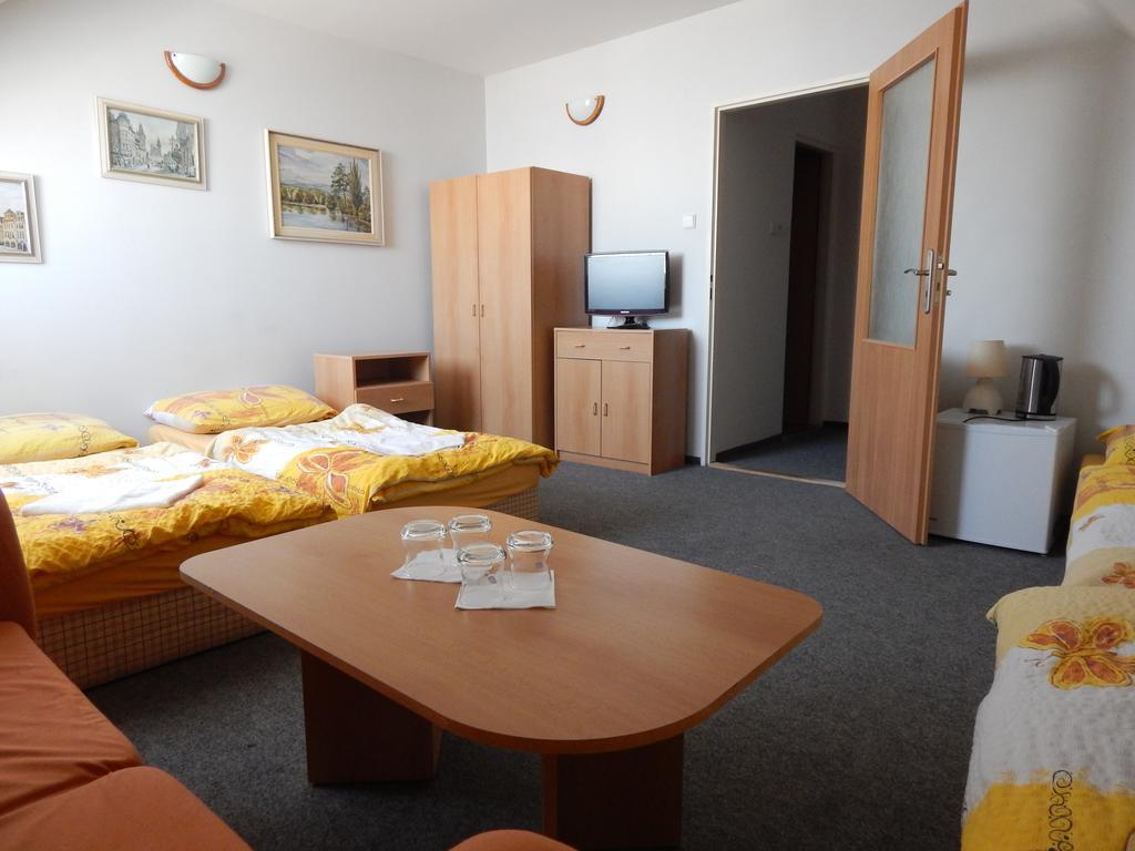Penzion U Kasnych Mníšek pod Brdy Bagian luar foto