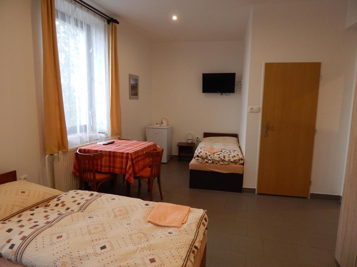 Penzion U Kasnych Mníšek pod Brdy Bagian luar foto